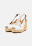 Tommy Hilfiger ICONIC ELENA SLING BACK WEDGE High heeled sandals ivory ICONIC ELENA SLING BACK WEDGE Босоножки на высоком каблуке слоновая кость