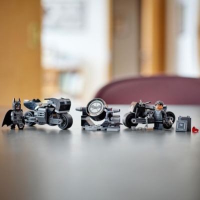 LEGO LEGO DC Universe Super Heroes 76179 Batman  Selina Kyle: Verfolgungsjagd auf dem Motorrad LEGO DC Universe Super Heroes 76179 Бэтмен Селина Кайл: Погоня на мотоцикле