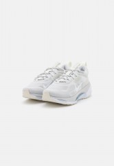 Nike Sportswear W SPARK Sneaker low photon dust/white/football grey/sail/wolf grey/phantom W SPARK Низкие кроссовки женские фотонная пыль/белый/серый футбол/парус/серый волк/фантом