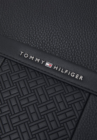 Tommy Hilfiger CENTRAL BACKPACK UNISEX Rucksack black ЦЕНТРАЛЬНЫЙ РЮКЗАК УНИСЕКС Рюкзак черный