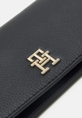 Tommy Hilfiger CASUAL LARGE WALLET Wallet black ПОВСЕДНЕВНЫЙ БОЛЬШОЙ КОШЕЛЕК Бумажник черный