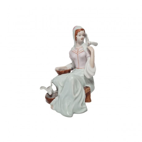Статуэтка винтажная среднего размера Alba-Iulia "Девушка в розово-зеленом платье, кормящая голубей", фарфор, 18 х 17 см, Румыния 1970-80гг.