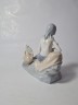 Lladro Статуэтка "Девушка с вазой с цветами и маленькой птичкой на руке", 15см х 16см, Испания, 1960-70гг.