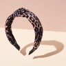 The Hair Edit Leopard Print Pleated Headband  Плиссированная повязка на голову с леопардовым принтом