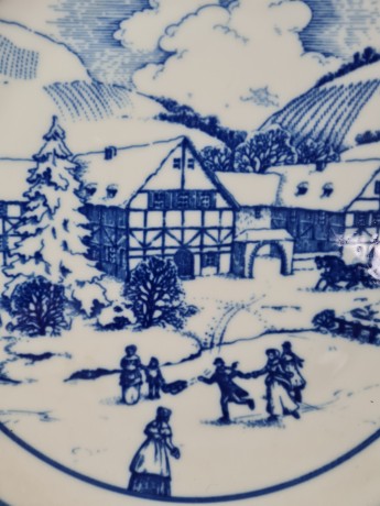 Hutschenreuther 1814 Винтажная тарелка эксклюзивно для Нидертхальского двора "Зима", 20см, Германия, 1970-80гг.