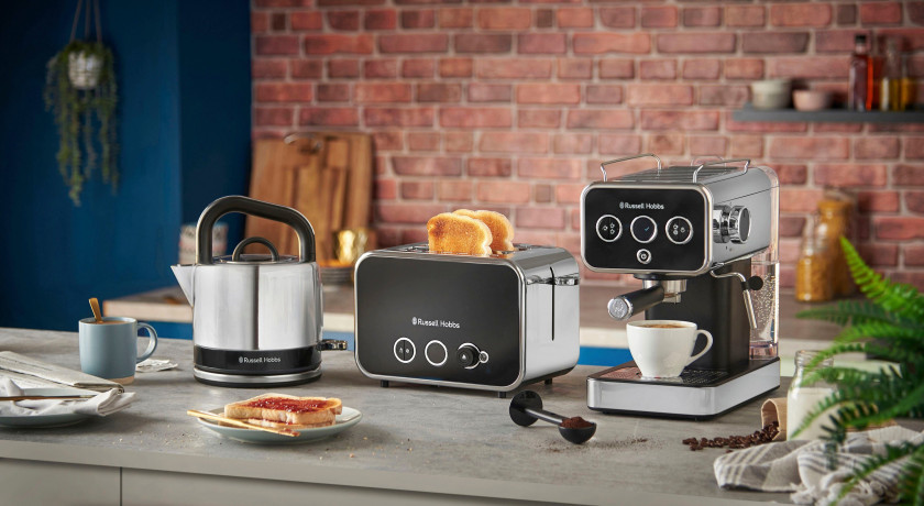 RUSSELL HOBBS RUSSELL HOBBS Wasserkocher Distinctions, schwarz 26420-70, 1,5 l, 1350 W, Edelstahl mit polierten Akzenten, Schnellkochfunktion, energiesparend blau Чайник RUSSELL HOBBS Distinctions, черный 26420-70, 1,5 л, 1350 Вт, нержавеющая сталь с поли