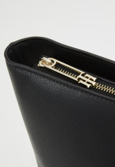 Tommy Hilfiger TIMELESS MED  Tote bag black TIMELESS MED Сумка-тоут черный