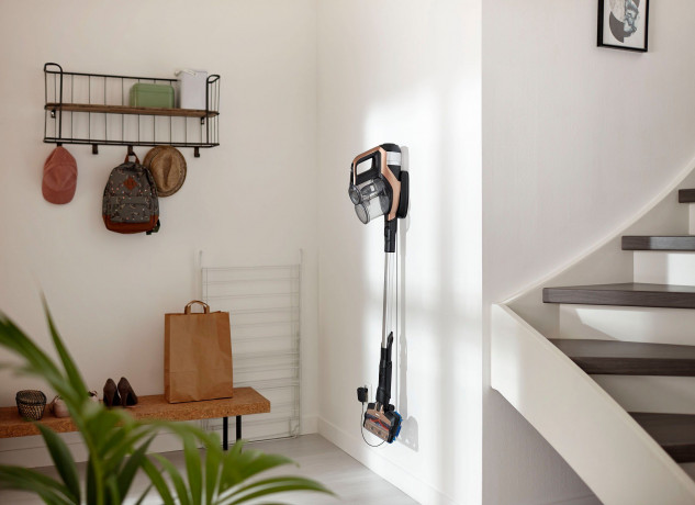 Philips Philips Akku-Stielstaubsauger XC7041/01 SpeedPro Max, beutellos, mit 65 Minuten Laufzeit, Turbomodus und 360°-Saugduse  Беспроводной пылесос Philips XC7041/01 SpeedPro Max, без мешка, время работы 65 минут, турборежим, всасывающая насадка на 360°