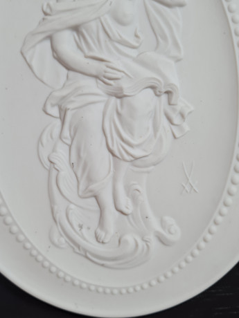 Картина винтажная Meissen, Klio, керамика в деревянной раме, отлита по оригинальным формам Дж.Дж.Кендлера, 23 x 19,5 см, Германия, 1981 г.