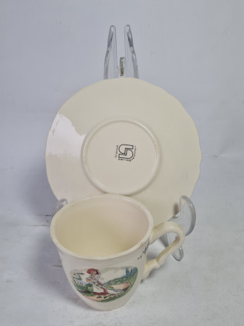 Две кофейные пары винтажные Sarreguemines "Девочка с гусем", фарфор, Франция, 1960-70гг.