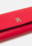 Tommy Hilfiger ICONIC TOMMY FLAP Wallet fireworks red ICONIC TOMMY FLAP Бумажник красный фейерверк