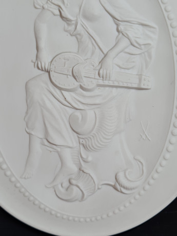 Картина винтажная Meissen, Erato, керамика в деревянной раме, отлита по оригинальным формам Дж.Дж.Кендлера, 23 x 19,5 см, Германия, 1981 г.