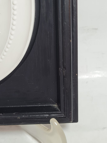 Картина винтажная Meissen, Erato, керамика в деревянной раме, отлита по оригинальным формам Дж.Дж.Кендлера, 23 x 19,5 см, Германия, 1981 г.