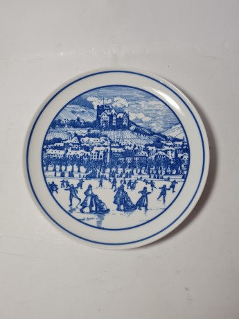 Hutschenreuther 1814 Винтажная тарелка эксклюзивно для Pieroth "На катке", 20см, Германия, 1970-80гг.