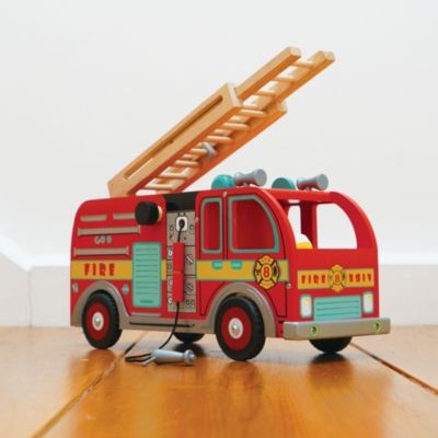 Le Toy Van Feuerwehrwagen Set TV427 Комплект пожарной машины TV427