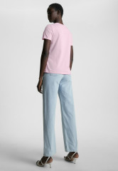 Tommy Hilfiger LOGO EMBROIDERY  Print T-shirt iconic pink LOGO EMBROIDERY Футболка с принтом культовый озовый