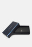 Tommy Hilfiger EMBLEM FLAP WALLET Wallet black КОШЕЛЕК С КЛАПАНОМ С ЭМБЛЕМОЙ Бумажник черный
