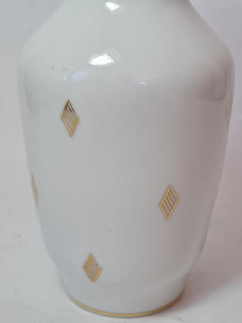 Ваза винтажная JRJS с золотистым геометричным декором и окантовкой, фарфор, 25.5 см, Германия, 1960-70гг.