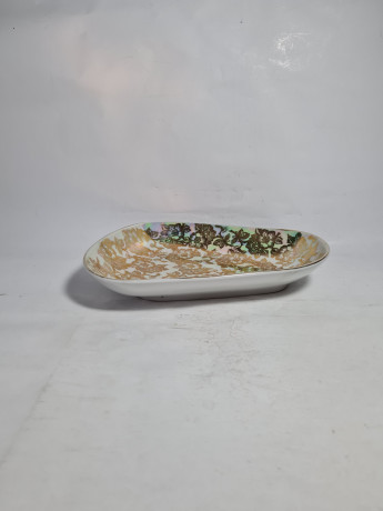 Тарелка декоративная винтажная Oscar Schlegelmilch, треугольная форма, золотистый декор, фарфор, 22,5 см, Германия, 1960-70гг.