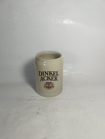 Немецкая пивная кружка винтажная Carl Dinkelacker / Rastal, в бежевых тонах, c черно-золотым логотипом, керамика, 0.5 л, 14 см, Германия, 1970-80гг.