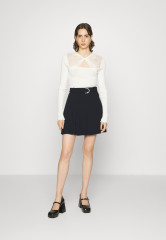Tommy Hilfiger FLUID PLEATED SHORT SKIRT Mini skirt desert sky КОРОТКАЯ ЮБКА СО СКЛАДКАМИ Мини-юбка небо пустыни