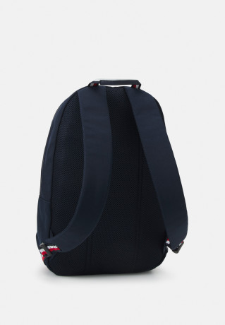 Tommy Hilfiger ESTABLISHED BACKPACK UNISEX Rucksack desert sky УСТАНОВЛЕННЫЙ РЮКЗАК УНИСЕКС Рюкзак небо пустыни