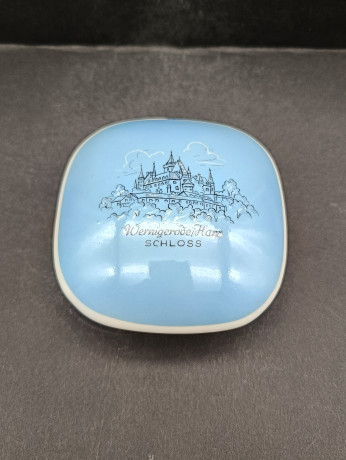 Шкатулка винтажная миниатюрная Kahla "Замок в Вернигероде", фарфор, 10 х 10 см, Германия, 1960-70гг.