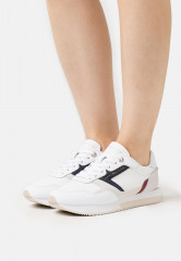 Tommy Hilfiger ESSENTIAL RUNNER Trainers white ESSENTIAL RUNNER — Кроссовки белый