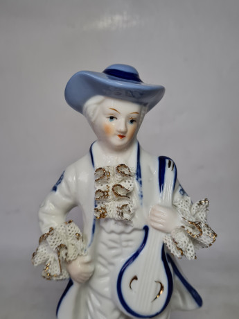 Статуэтка винтажная Ginori "Мужчина в белом костюме", фарфор, 21 x 8 см, Италия, 1960-70гг. 