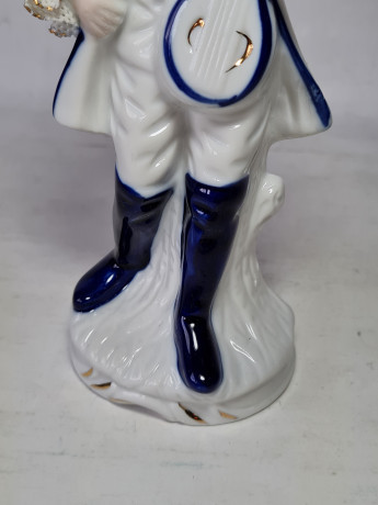 Статуэтка винтажная Ginori "Мужчина в белом костюме", фарфор, 21 x 8 см, Италия, 1960-70гг. 