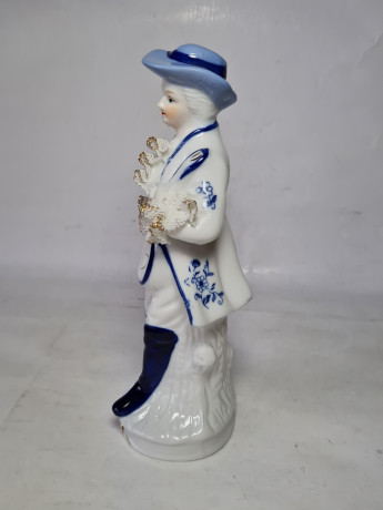 Статуэтка винтажная Ginori "Мужчина в белом костюме", фарфор, 21 x 8 см, Италия, 1960-70гг. 