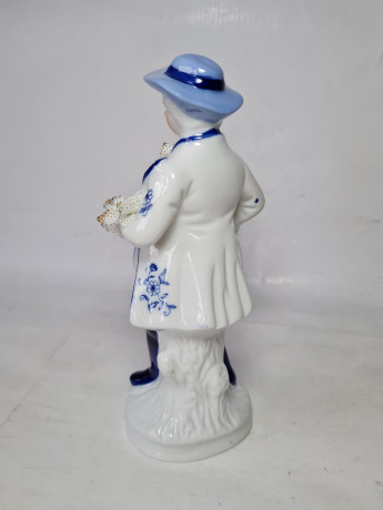 Статуэтка винтажная Ginori "Мужчина в белом костюме", фарфор, 21 x 8 см, Италия, 1960-70гг. 