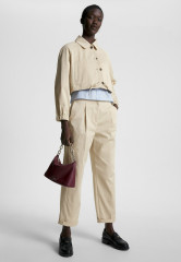 Tommy Hilfiger CROPPED FIT TWILL Summer jacket classic beige CROPPED FIT TWILL Летняя куртка классический бежевый