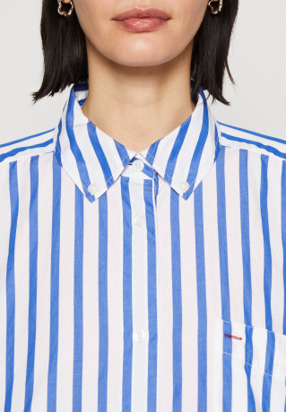 Tommy Hilfiger STRIPED ICON OVERSIZED SHIRT Button-down blouse banker ultra blue РУБАШКА OVERSIZE STRIPED ICON Блузка на пуговицах банкир ультра синий