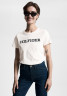 Tommy Hilfiger LOGO EMBROIDERY  Print T-shirt weathered white LOGO EMBROIDERY Футболка с принтом выветрившийся белый