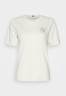 Tommy Hilfiger REGULAR NYC ROUNDALL  Basic T-shirt white heather REGULAR NYC ROUNDALL — Базовая футболка белый вереск