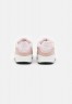 Nike Sportswear AIR MAX 90 Sneaker low barely rose/summit white/pink oxford/black AIR MAX 90 низкие кроссовки женские едва розовые/саммит белый/розовый оксфорд/черный