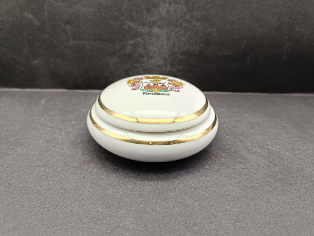 Шкатулка миниатюрная винтажная Plankenhammer Fluss Bavaria / GRG Viernheim "Герб Пирмазенса", с позолотой, ручная работа, фарфор, 9.5 см, Германия, 1960-70гг.