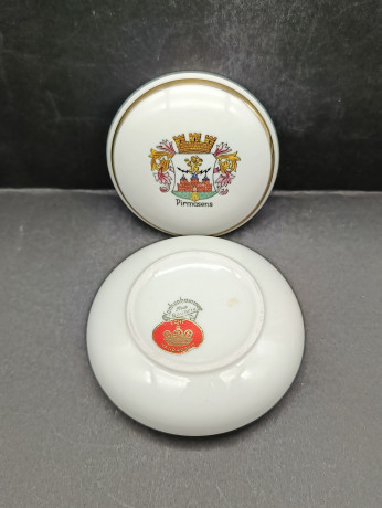 Шкатулка миниатюрная винтажная Plankenhammer Fluss Bavaria / GRG Viernheim "Герб Пирмазенса", с позолотой, ручная работа, фарфор, 9.5 см, Германия, 1960-70гг.