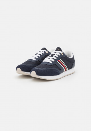 Tommy Hilfiger ESSENTIAL RUNNER Trainers space blue ESSENTIAL RUNNER — Кроссовки космический синий