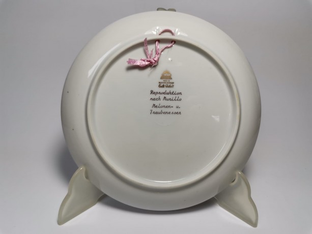 Lindner Kueps Bavaria Kobalt, Линднер Купс Бавария Коллекционная кобальтовая тарелка "Мальчики, поедающие виноград и дыню" 19см х 2см