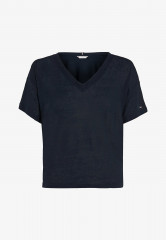 Tommy Hilfiger V NECK RELAXED FIT  Basic T-shirt desert sky V NECK RELAXED FIT Базовая футболка небо пустыни