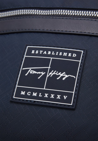 Tommy Hilfiger SIGNATURE BACKPACK UNISEX Rucksack desert sky РЮКЗАК SIGNATURE UNISEX Рюкзак небо пустыни