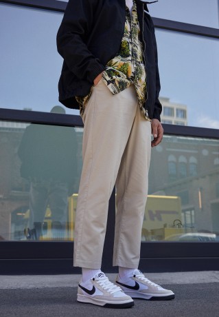 Nike SB ADVERSARY UNISEX Skateschuh white/black ADVERSARY UNISEX обувь для скейтборда белый черный