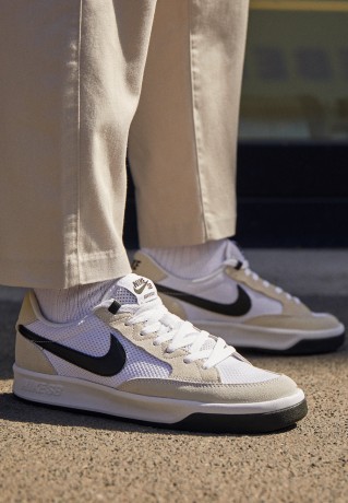 Nike SB ADVERSARY UNISEX Skateschuh white/black ADVERSARY UNISEX обувь для скейтборда белый черный