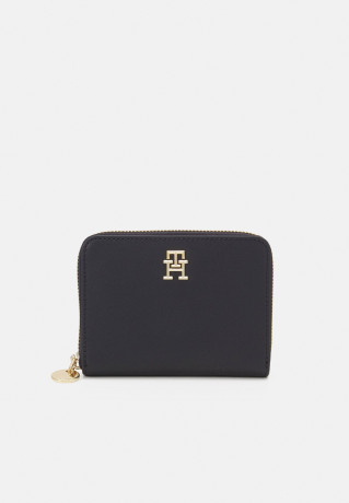 Tommy Hilfiger TH CHIC MED ZA Wallet space blue TH CHIC MED ZA Кошелек космический синий