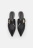 Tommy Hilfiger POINTY FEMININE MULE Mules black ЖЕНСКИЕ МЮЛИ POINTY Мюли черный