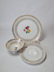 Чайное трио винтажное Winterling Kirchenlomitz Bavaria, белый фарфор с цветочным рисунком и обильной позолотой, Германия, 1960-70гг.