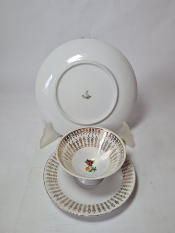 Чайное трио винтажное Winterling Kirchenlomitz Bavaria, белый фарфор с цветочным рисунком и обильной позолотой, Германия, 1960-70гг.
