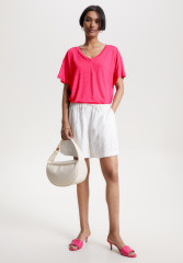 Tommy Hilfiger V NECK RELAXED FIT  Basic T-shirt bright cerise pink V NECK RELAXED FIT Базовая футболка ярко-вишнево-розовый